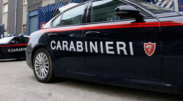 Uomo scippato di una catenina d’oro a Eboli mentre torna dal mare