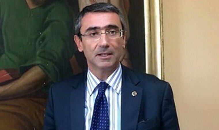 Smentita del direttore del Ruggi su visite di Maria Rosaria Boccia, querela per notizia infondata
