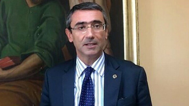 Smentita del direttore del Ruggi su visite di Maria Rosaria Boccia, querela per notizia infondata