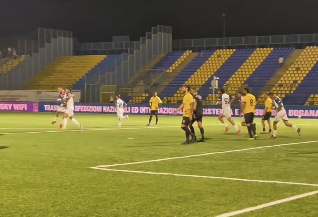 Derby campano in Serie C: Giugliano-Scafatese 3-3, spettacolo al De Cristofaro