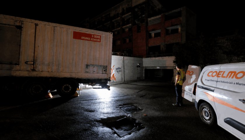 Blackout a Salerno: interruzione elettrica tra Carmine e Fratte, in corso i ripristini