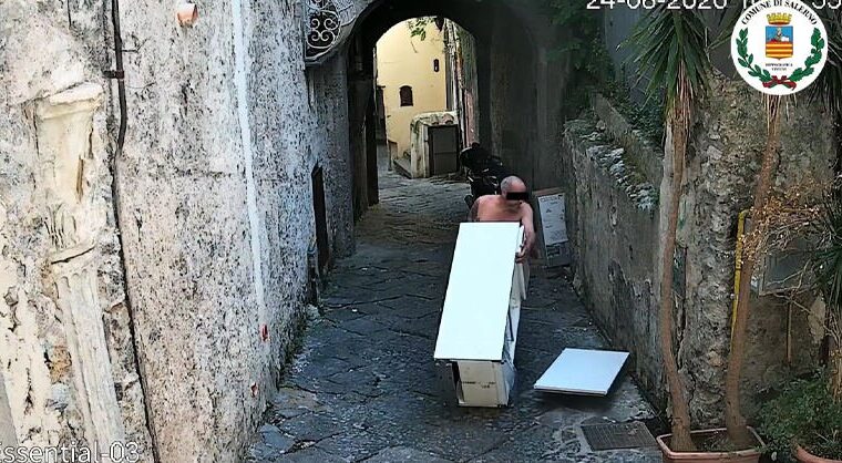 Operazioni del NOS a Salerno: abbandoni, fitto abusivo e sequestri di droga e esplosivi