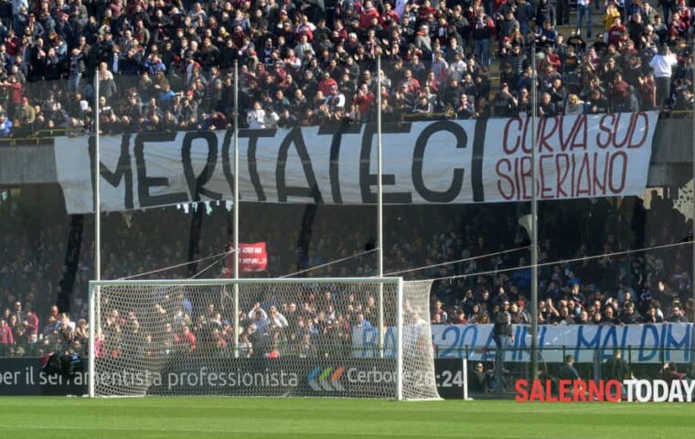 Salernitana in crisi, tifosi esasperati: “Non si può più”