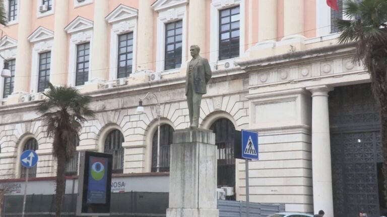 Salerno, inizia il restauro della statua di Giovanni Amendola