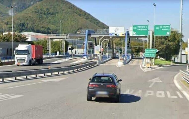 Disagi al casello di Cava de’ Tirreni: malfunzionamenti in casse automatiche e Telepass