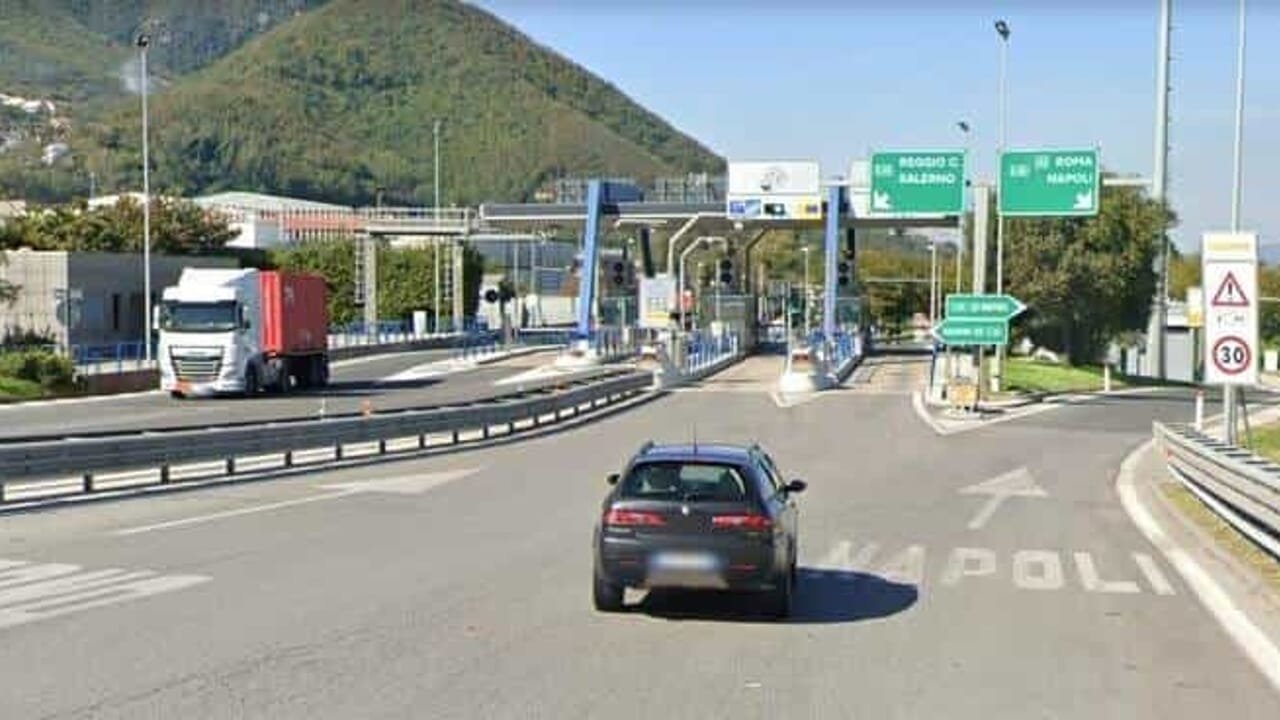 Disagi al casello di Cava de’ Tirreni: malfunzionamenti in casse automatiche e Telepass