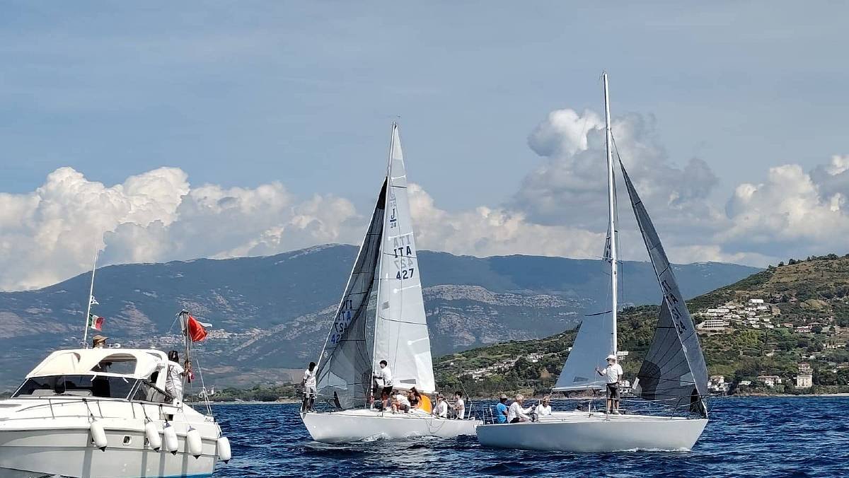 Il J24 pugliese Jebedee vince a Agropoli, il Circuito Nazionale J24 prosegue con la tappa romagnola