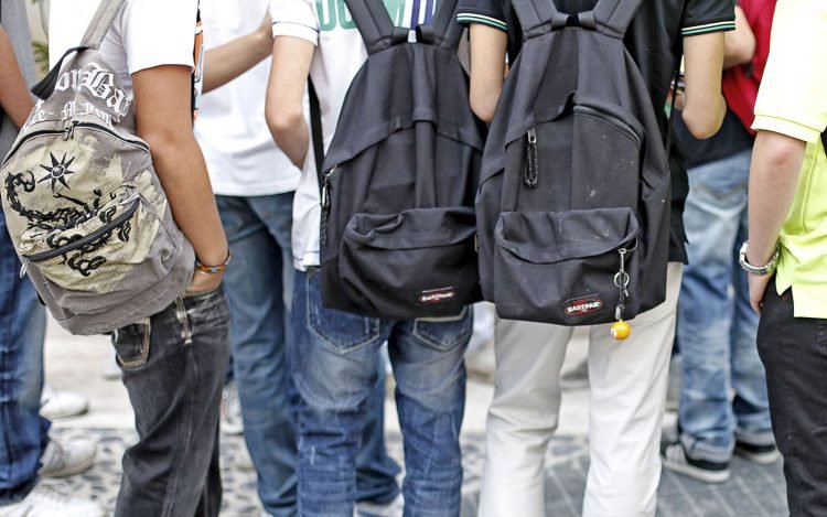 Bus sovraffollati a Salerno: Cgil chiede corse aggiuntive per gli studenti