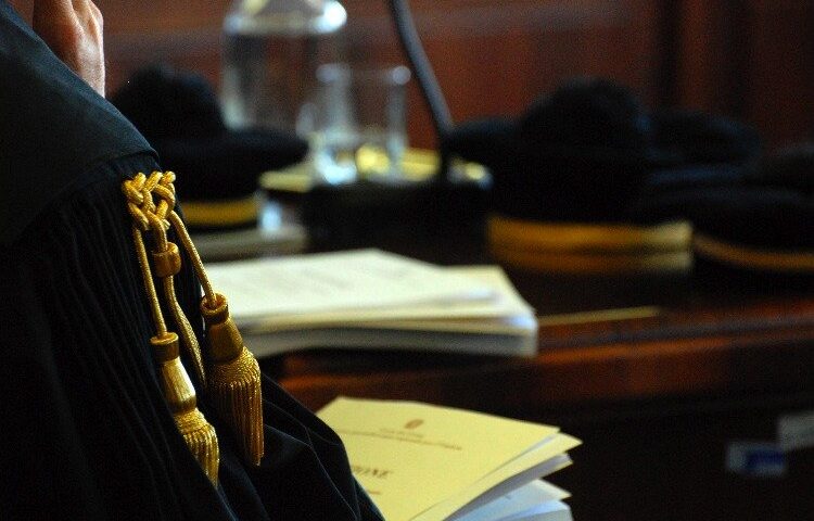 Droga tra Irpinia e Agro, 12 imputati coinvolti: undici scelgono l’abbreviato