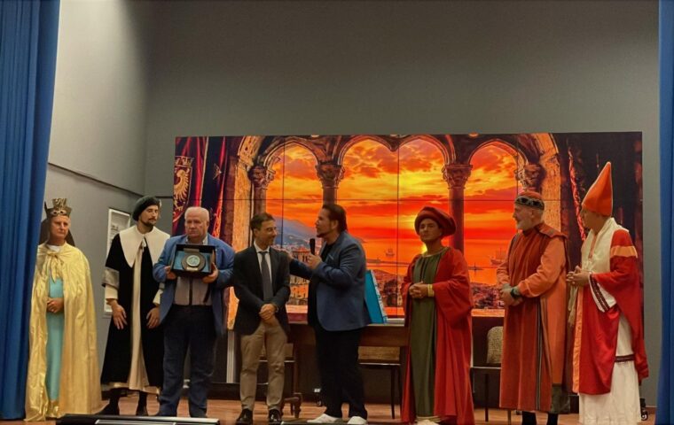 Sigillo d’onore a Ettore Ruggi d’Aragona per il contributo alla comunità e alla storia di Salerno