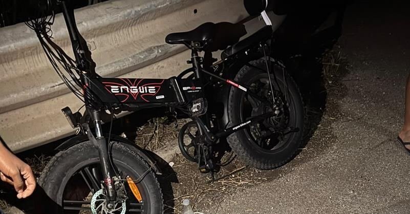 Due bengalesi in bicicletta investiti da un’auto a Pontecagnano, uno con fratture