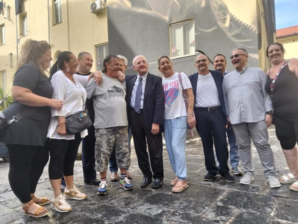De Luca a Salerno: Fornelle tra rinnovamento e confronto con le residenti