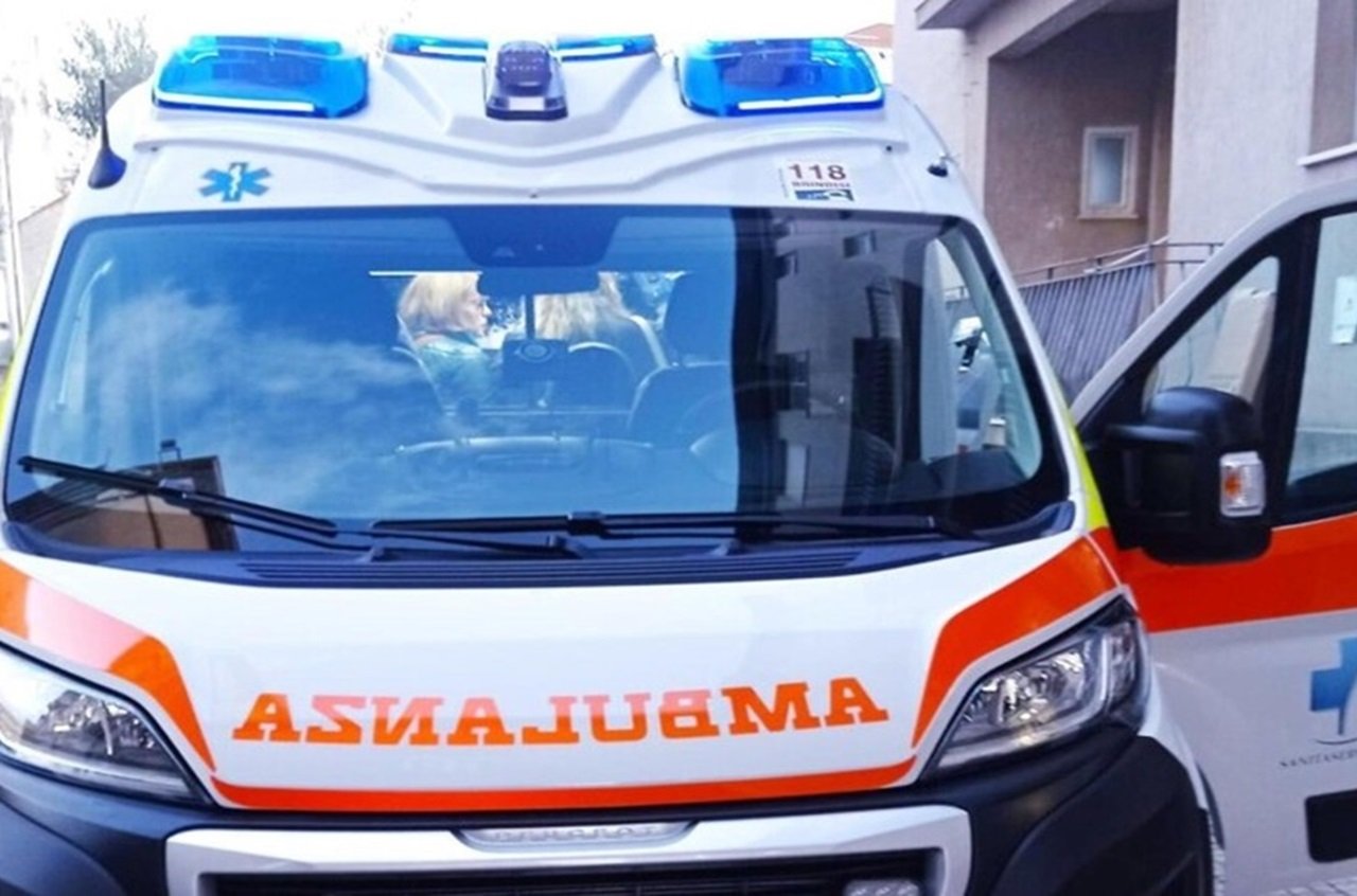 Malore in strada a Sapri, muore uomo di 60 anni