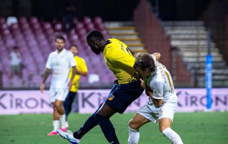 Salernitana in difficoltà: pagelle non all’altezza dopo sconfitta a Crotone