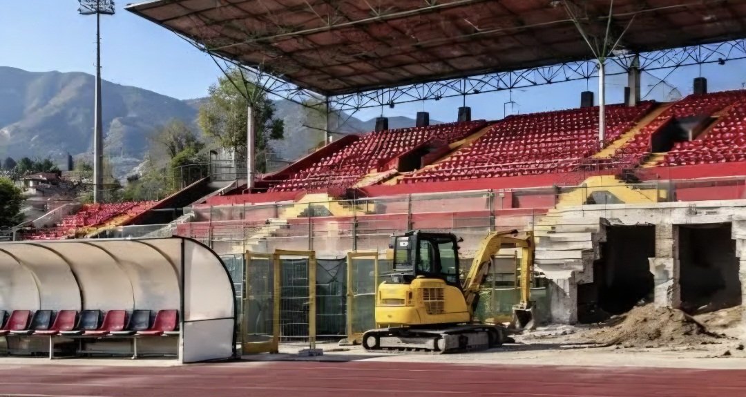 Lavori non autorizzati allo stadio San Francesco: la Polizia blocca i lavori a Nocera Inferiore