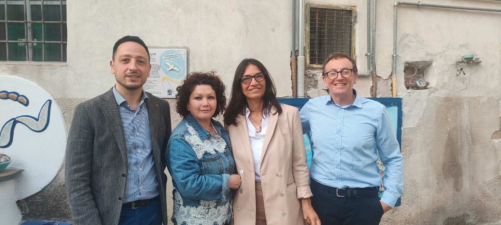 Scuolabus a Vietri sul Mare fermato per mancanza di assicurazione e omologazione, opposizione chiede chiarimenti