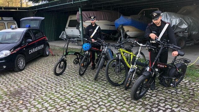 Furto di e-bike a Piano di Sorrento, cinque indagati ai domiciliari