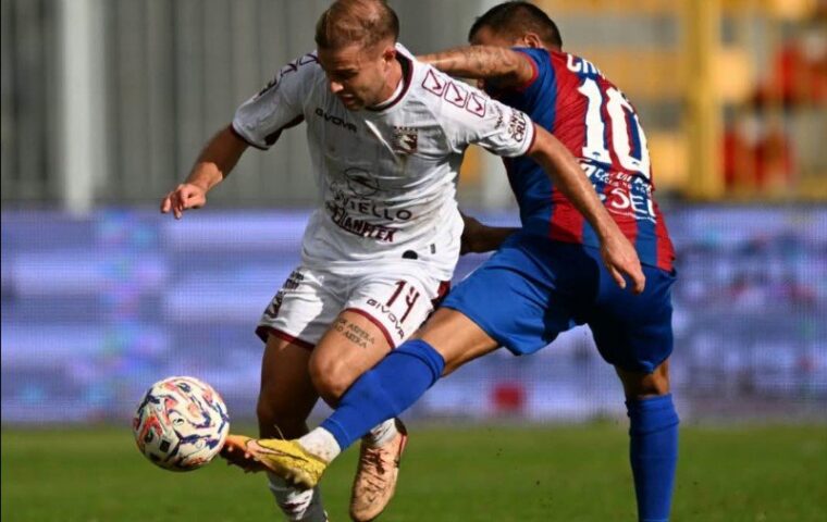Salernitana e Casarano si fermano a quota 0-0, il tabù esterno non si rompe