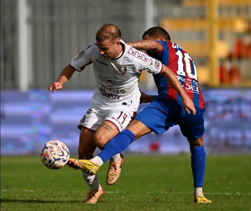 Salernitana e Casarano si fermano a quota 0-0, il tabù esterno non si rompe