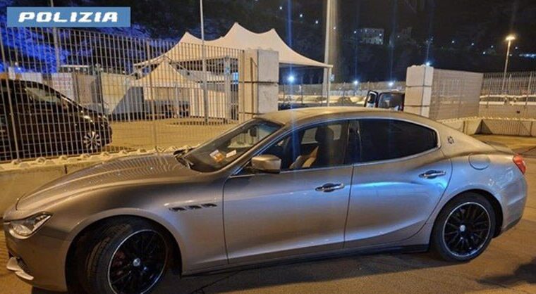 Sequestro di una Maserati rubata al porto di Salerno, denunciato il conducente