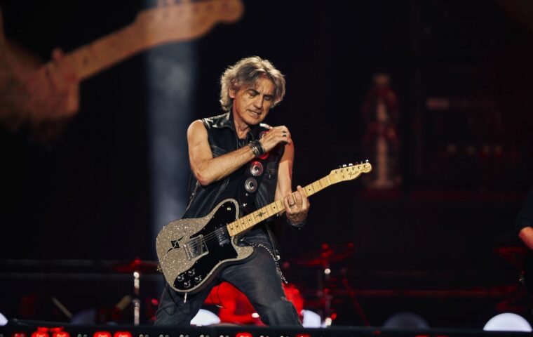 Ligabue torna in scena al PalaSele di Eboli il 16 ottobre