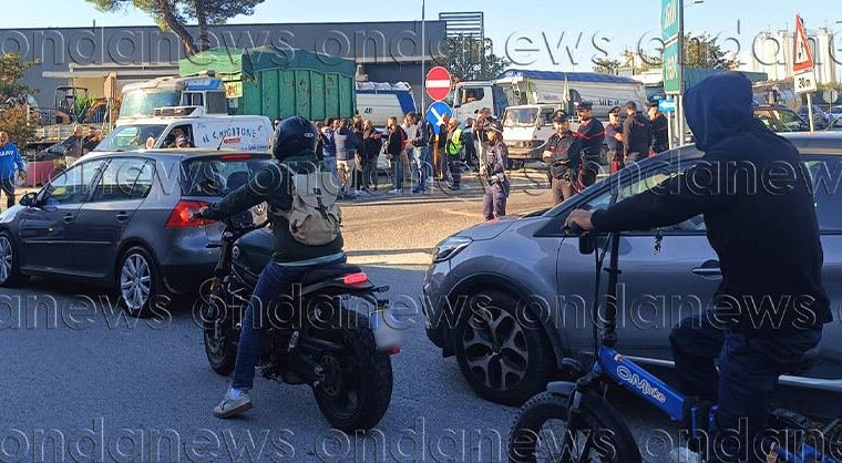 Proteste degli autotrasportatori al Sud: svincoli A2 bloccati a Salerno